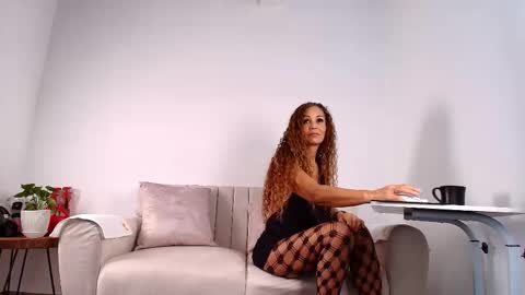 Snapshot of evasweet__ chatting on February 12, 2025, 7:13 pm EVA LUNA online show from February 12, 2025, 7:13 pm