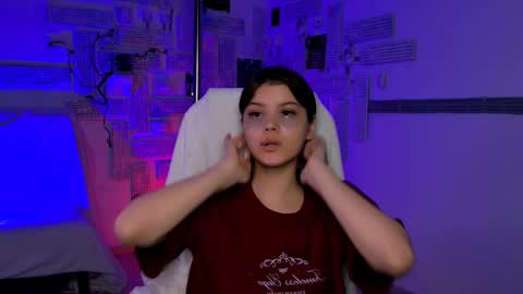 Snapshot of evathopson chatting on February 15, 2026, 6:10 am Eva next stream - - 1600 UTC2000 online show from February 15, 2026, 6:10 am