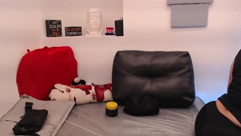 Eva Twiss online show from March 23, 2026, 12:20 pm