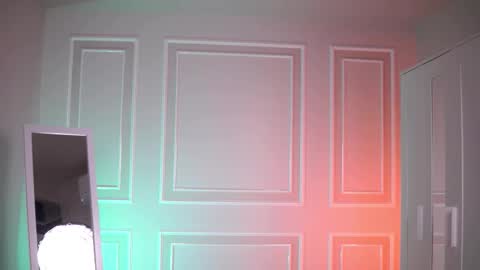 Eva online show from November 25, 2025, 9:48 pm