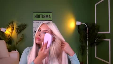 Eva online show from April 2, 2026, 8:39 pm