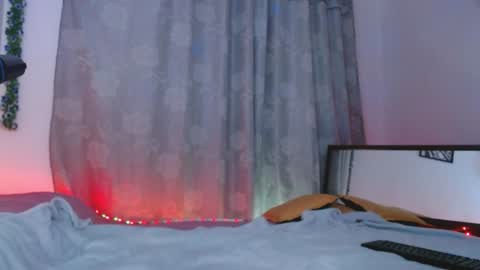 Eve Blue  friends. IG eve blue77 TW EveBlue 1 OF eveblue7 online show from December 31, 2024, 6:16 am