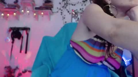 Eve Blue  friends. IG eve blue77 TW EveBlue 1 OF eveblue7 online show from September 17, 2025, 2:02 am