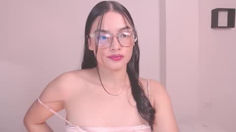 Snapshot of eve_rox18 chatting on March 5, 2026, 2:18 am Eve Rox18 online show from March 5, 2026, 2:18 am