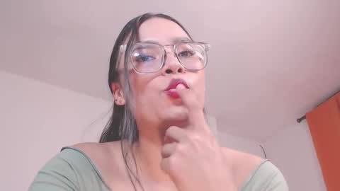 Snapshot of eve_rox18 chatting on March 16, 2026, 6:28 am Eve Rox18 online show from March 16, 2026, 6:28 am