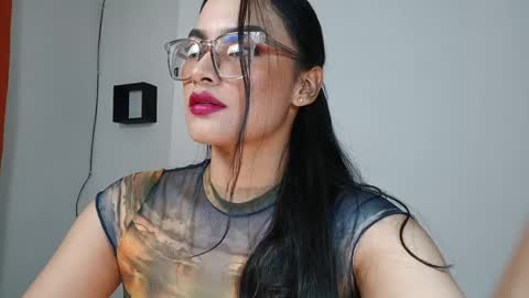 Snapshot of eve_rox18 chatting on April 1, 2026, 8:04 am Eve Rox18 online show from April 1, 2026, 8:04 am