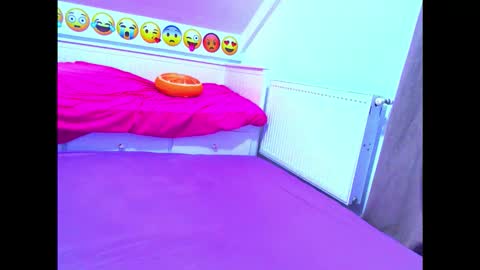 EVEANDMAX online show from January 5, 2026, 8:01 pm