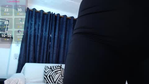 Evee online show from November 25, 2025, 3:34 pm