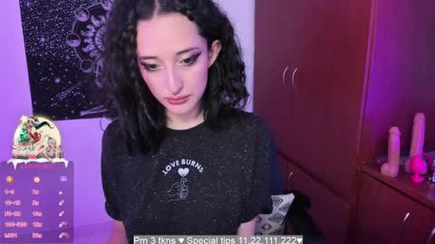 Snapshot of evee_uwu chatting on December 28, 2024, 10:55 pm Eve Jane online show from December 28, 2024, 10:55 pm