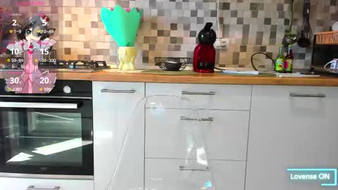 eveeevian online show from October 11, 2025, 9:19 am