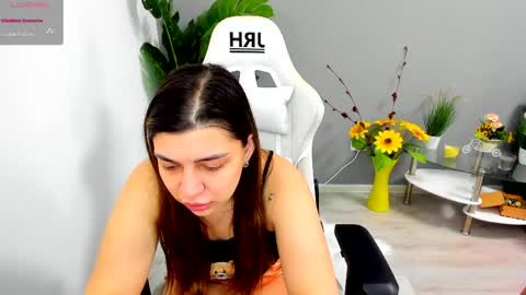 eveeevian online show from May 27, 2026, 11:29 am