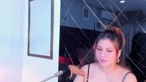 EVELIN online show from October 4, 2025, 12:03 pm