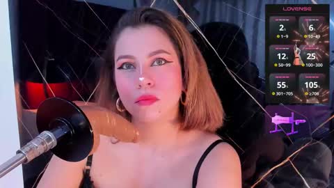 EVELIN online show from October 14, 2025, 12:06 pm