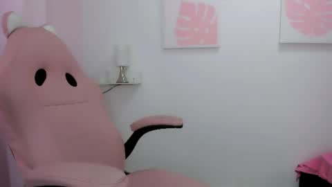 Evelin online show from April 8, 2026, 3:06 am