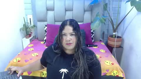 Snapshot of evelin_zaens chatting on April 23, 2026, 3:41 am evelin zaens online show from April 23, 2026, 3:41 am