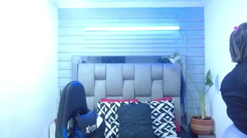 Snapshot of evelin_zaens chatting on June 2, 2026, 3:52 am evelin zaens online show from June 2, 2026, 3:52 am