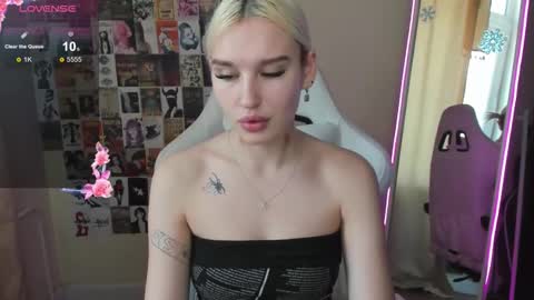 Evelina online show from January 11, 2026, 6:29 am