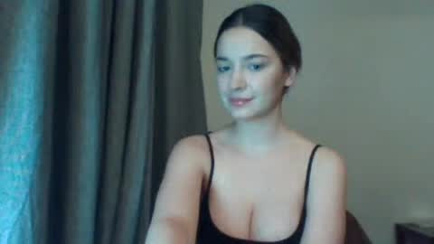 Snapshot of evelinemagnetic chatting on April 19, 2026, 6:10 pm EvelinaMagnetic online show from April 19, 2026, 6:10 pm