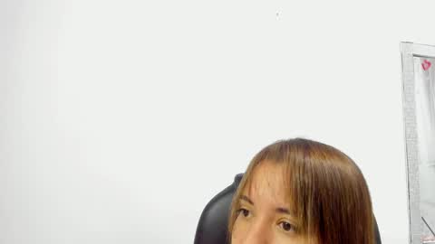 Evelyn online show from February 19, 2025, 3:38 pm