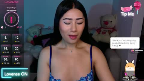 Snapshot of evelyn_ch_ chatting on December 2, 2025, 4:02 pm Evelyn online show from December 2, 2025, 4:02 pm