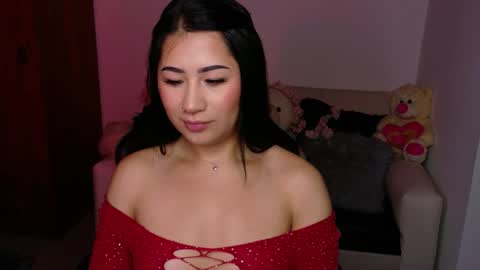 Snapshot of evelyn_ch_ chatting on December 15, 2025, 11:03 am Evelyn online show from December 15, 2025, 11:03 am