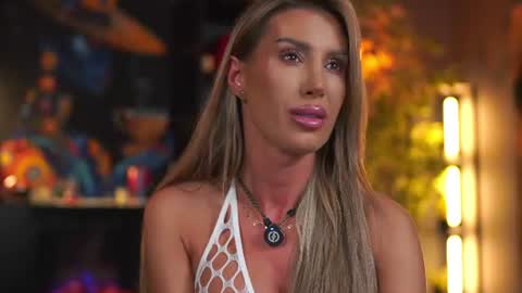 Snapshot of evelyn_evyy chatting on July 20, 2026, 6:21 pm Evelyn online show from July 20, 2026, 6:21 pm