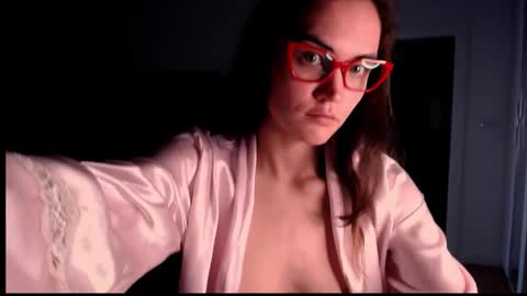 Snapshot of evelyn_gg chatting on March 6, 2026, 12:01 pm Evelyn online show from March 6, 2026, 12:01 pm