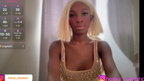 Snapshot of evelyn_jhonson3 chatting on December 11, 2024, 12:55 pm E V E L Y N online show from December 11, 2024, 12:55 pm