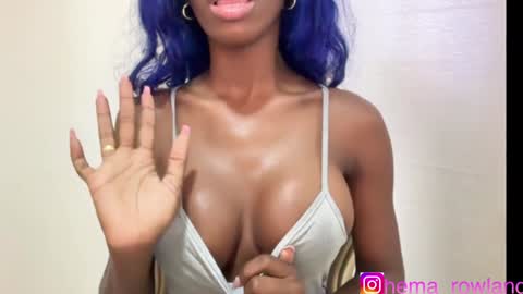 Snapshot of evelyn_jhonson3 chatting on December 22, 2024, 3:11 pm E V E L Y N online show from December 22, 2024, 3:11 pm