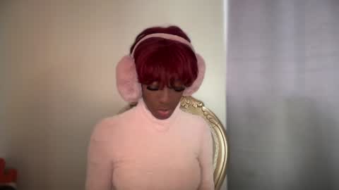 Snapshot of evelyn_jhonson3 chatting on January 21, 2025, 12:39 pm E V E L Y N online show from January 21, 2025, 12:39 pm