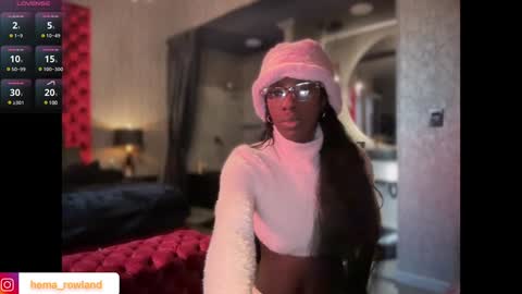 Snapshot of evelyn_jhonson3 chatting on February 2, 2025, 12:35 pm E V E L Y N online show from February 2, 2025, 12:35 pm