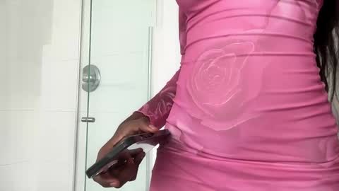 Snapshot of evelyn_jhonson3 chatting on February 25, 2025, 3:16 pm E V E L Y N online show from February 25, 2025, 3:16 pm