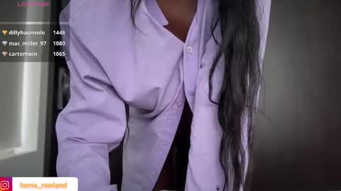 Snapshot of evelyn_jhonson3 chatting on March 5, 2025, 3:07 pm E V E L Y N online show from March 5, 2025, 3:07 pm