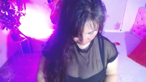 Snapshot of evelyn_mature19 chatting on October 16, 2025, 7:04 pm Juliana online show from October 16, 2025, 7:04 pm