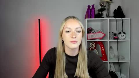 evelynblond online show from May 27, 2026, 12:35 pm