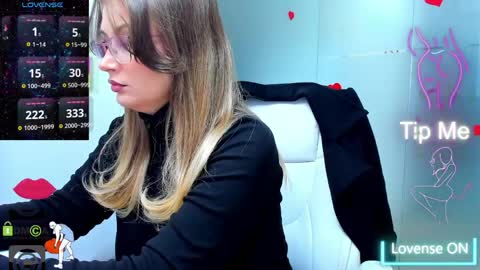 evelyne_rose online show from April 11, 2026, 1:54 am