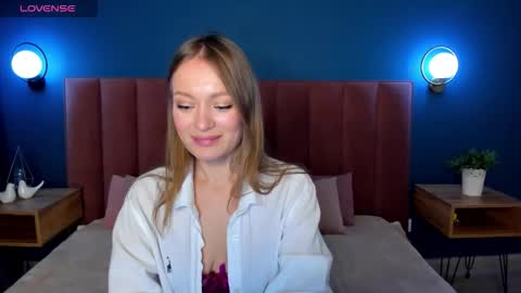 Snapshot of evelynpoole chatting on September 10, 2025, 1:38 am Evelyn online show from September 10, 2025, 1:38 am
