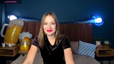 Snapshot of evelynpoole chatting on September 30, 2025, 1:32 am Evelyn online show from September 30, 2025, 1:32 am