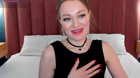 Evelyn online show from April 14, 2026, 2:39 am