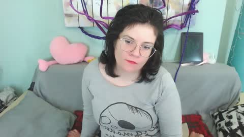 Everly online show from December 21, 2024, 4:36 pm