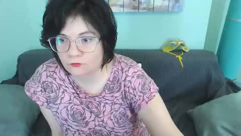 Everly online show from February 20, 2025, 7:34 am