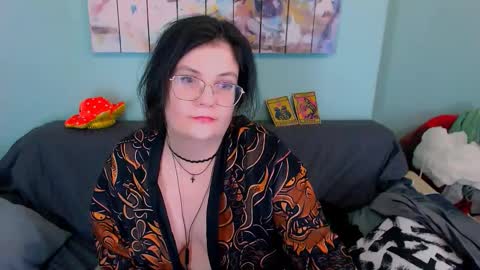 Everly online show from March 30, 2026, 6:09 pm