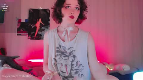 Snapshot of evevalentine_ chatting on May 31, 2026, 7:04 pm Eva online show from May 31, 2026, 7:04 pm