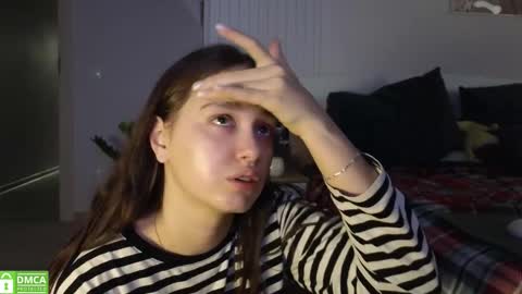 evi_woow online show from November 13, 2025, 9:36 pm