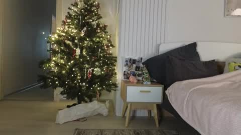 evi_woow online show from January 5, 2026, 6:44 pm