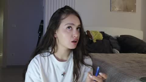 evi_woow online show from April 16, 2026, 11:07 pm