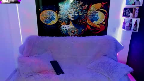 Evie99  online show from February 13, 2025, 7:10 pm