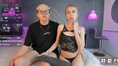 Evie  Denm online show from April 19, 2026, 9:39 pm