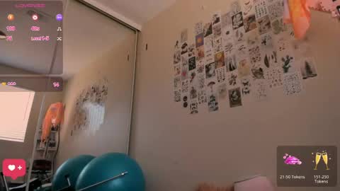 Snapshot of evie_luna chatting on May 10, 2026, 7:52 pm Evie Luna online show from May 10, 2026, 7:52 pm