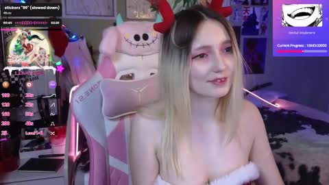 Snapshot of evie_rosen chatting on January 1, 2025, 12:53 am Evie online show from January 1, 2025, 12:53 am